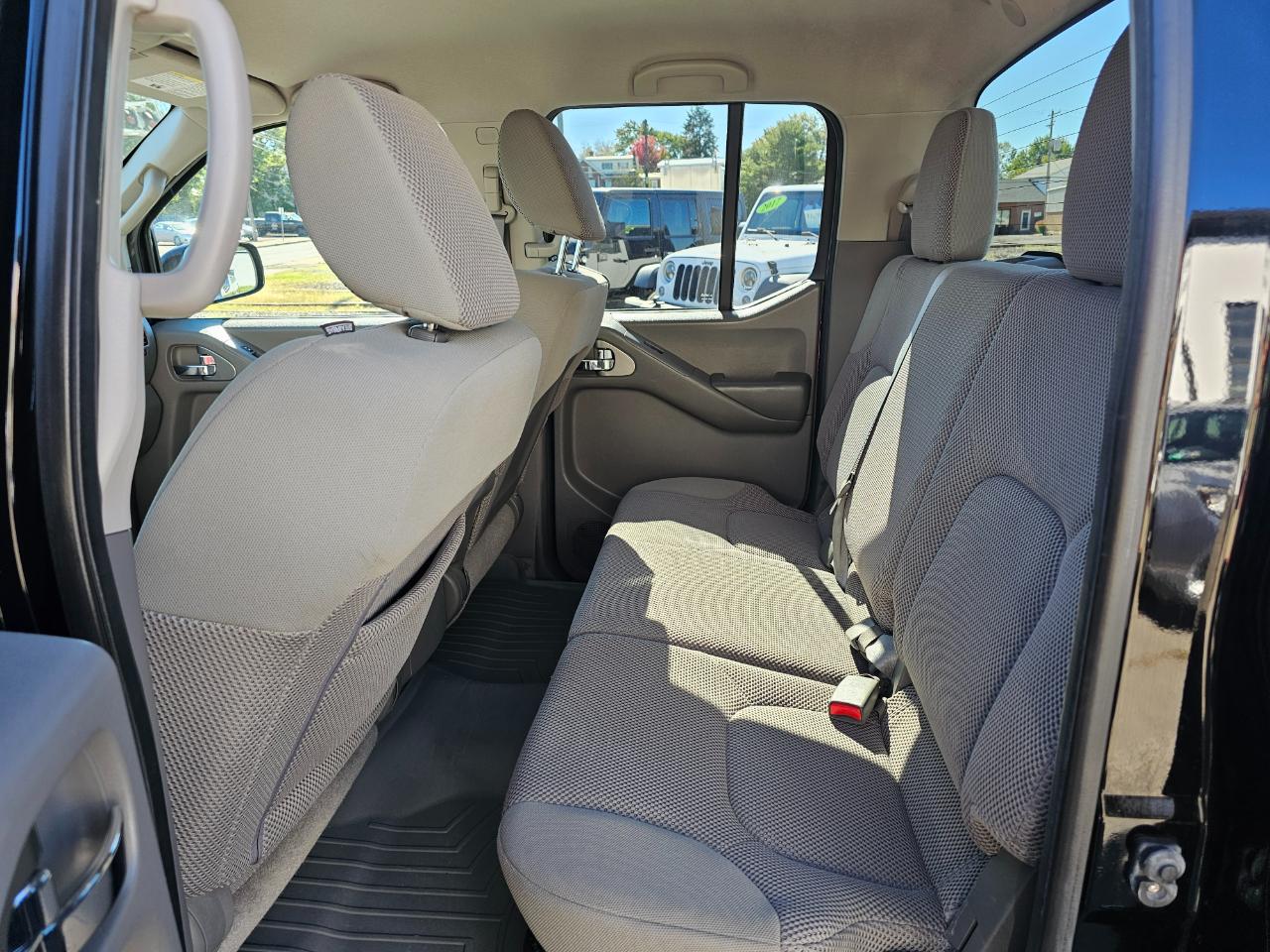 Nissan Frontier SL Crew Cab 4WD 2012