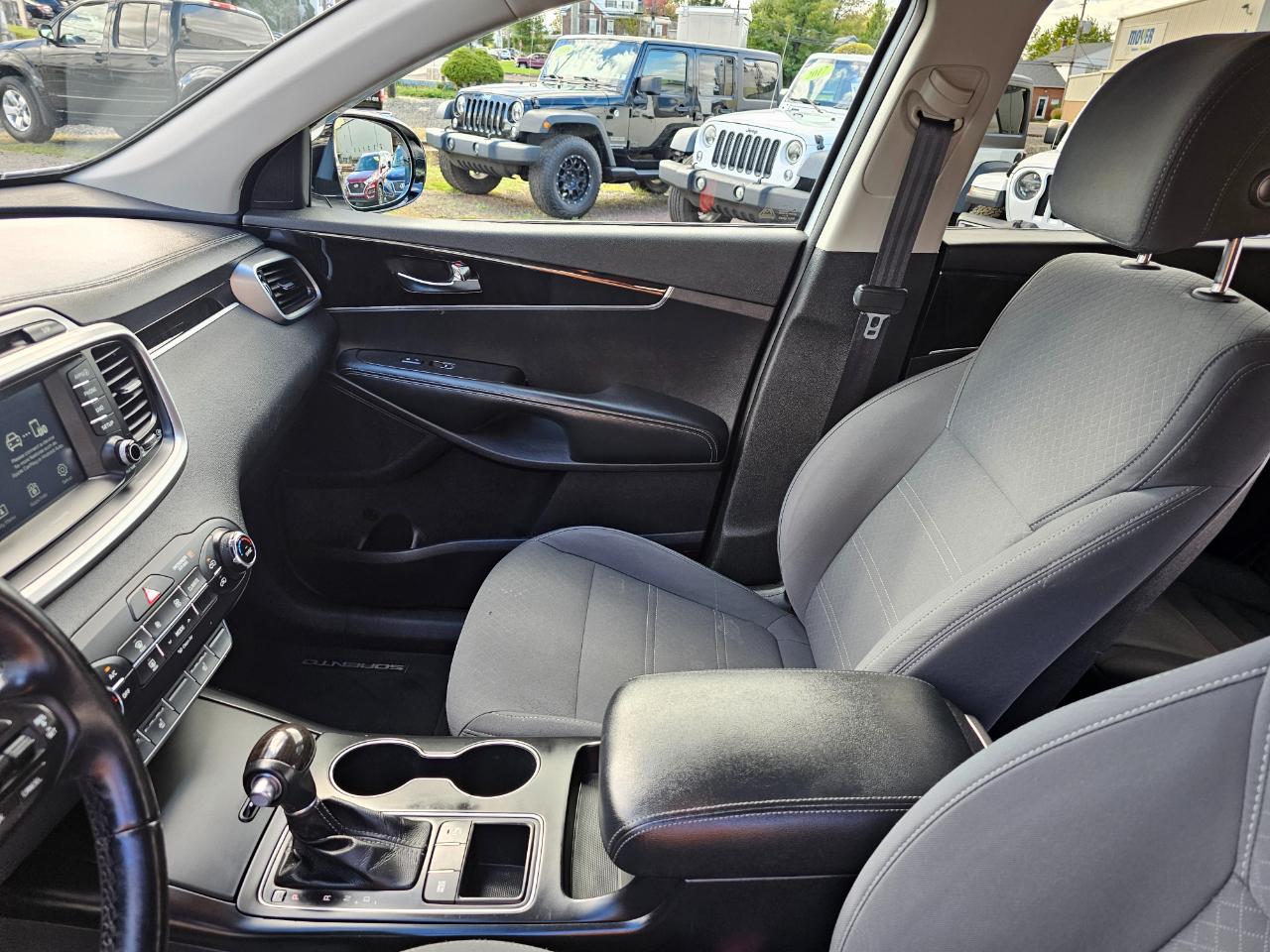 Kia Sorento L 2WD 2017