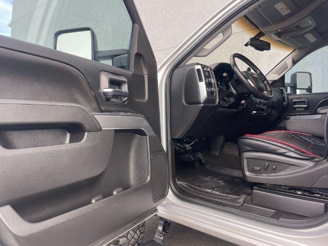 Chevrolet Silverado 2500HD Built After Aug 14  2015