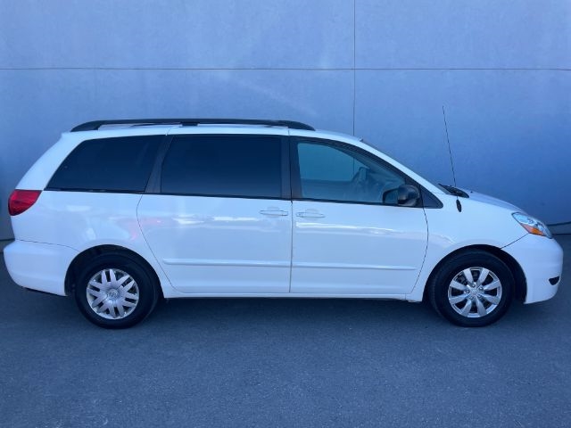 Toyota Sienna  2010 Toyota Sienna  2010