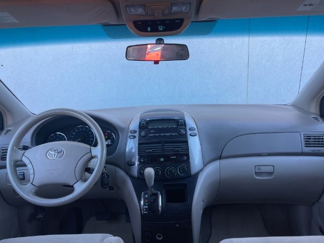 Toyota Sienna  2010 Toyota Sienna  2010