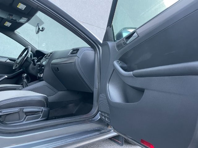 Volkswagen Jetta Sedan  2016