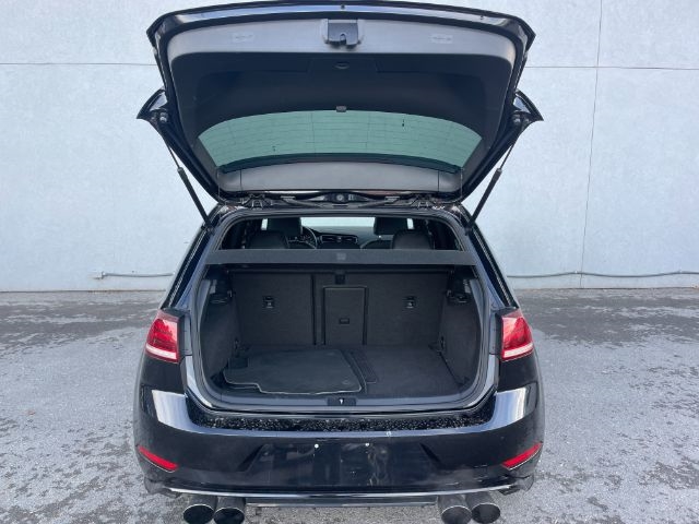 Volkswagen Golf R  2018