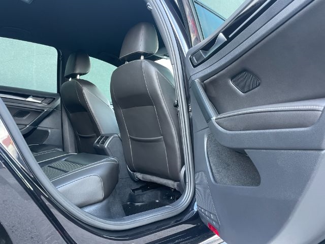 Volkswagen Golf R  2018