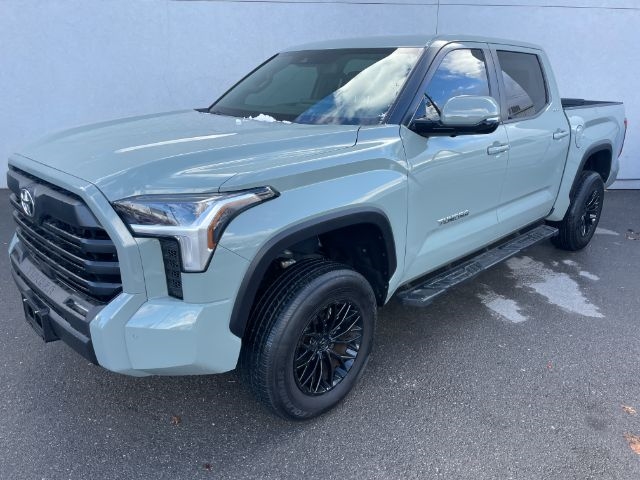 Toyota Tundra 4WD  2025
