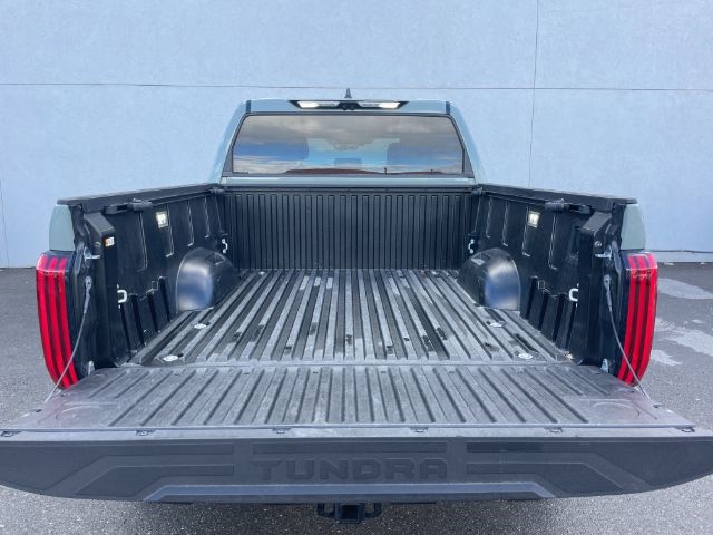 Toyota Tundra 4WD  2025