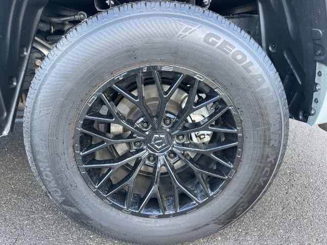 Toyota Tundra 4WD  2025