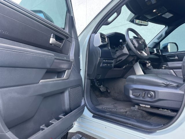 Toyota Tundra 4WD  2025