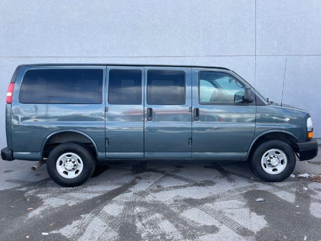 Chevrolet Express Passenger  2015