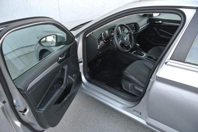 Volkswagen Jetta  2020