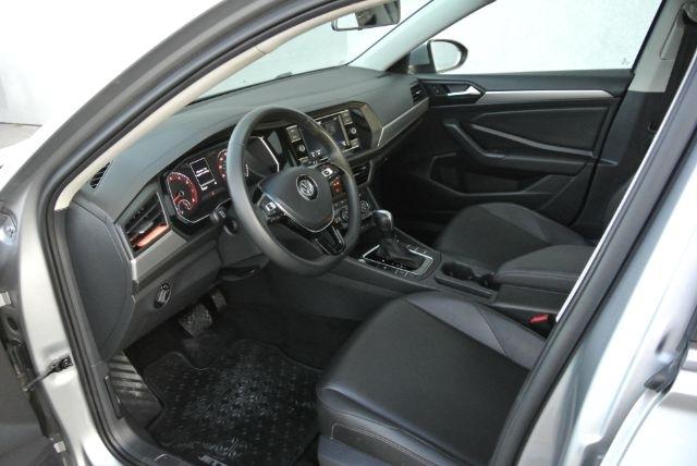 Volkswagen Jetta  2020