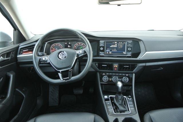 Volkswagen Jetta  2020