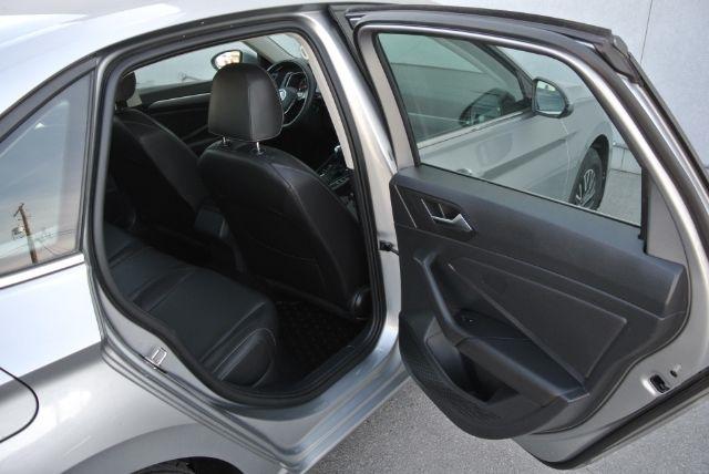 Volkswagen Jetta  2020