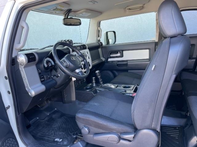 Toyota FJ Cruiser  2013