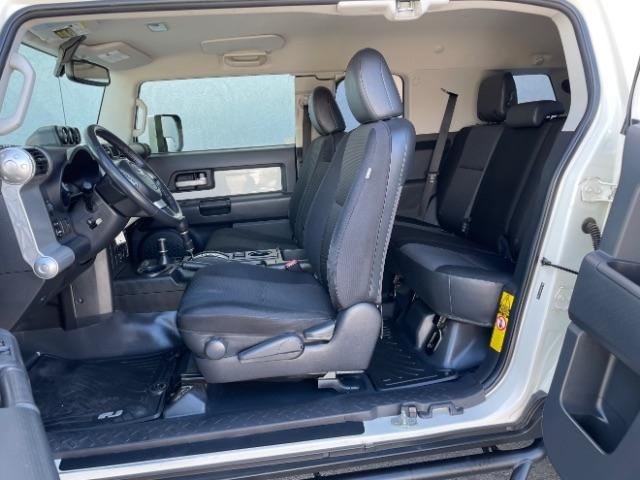 Toyota FJ Cruiser  2013