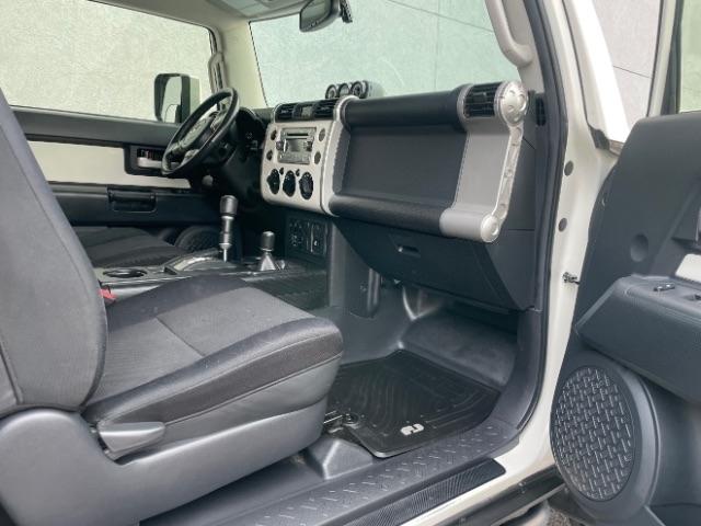 Toyota FJ Cruiser  2013