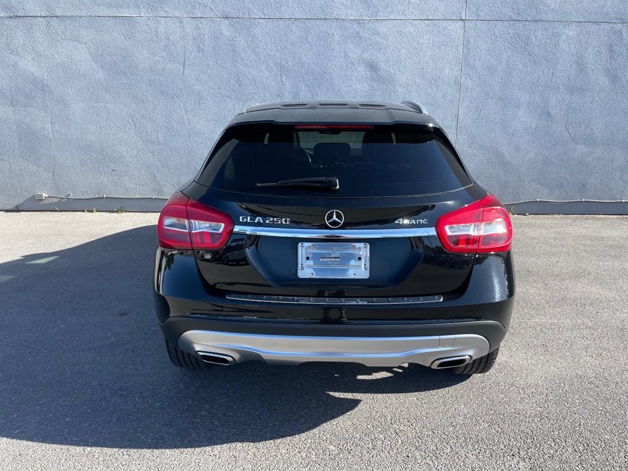 Mercedes-Benz GLA  2016