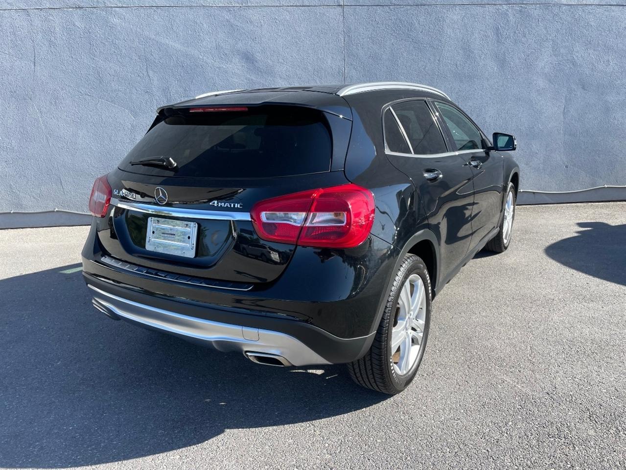 Mercedes-Benz GLA  2016