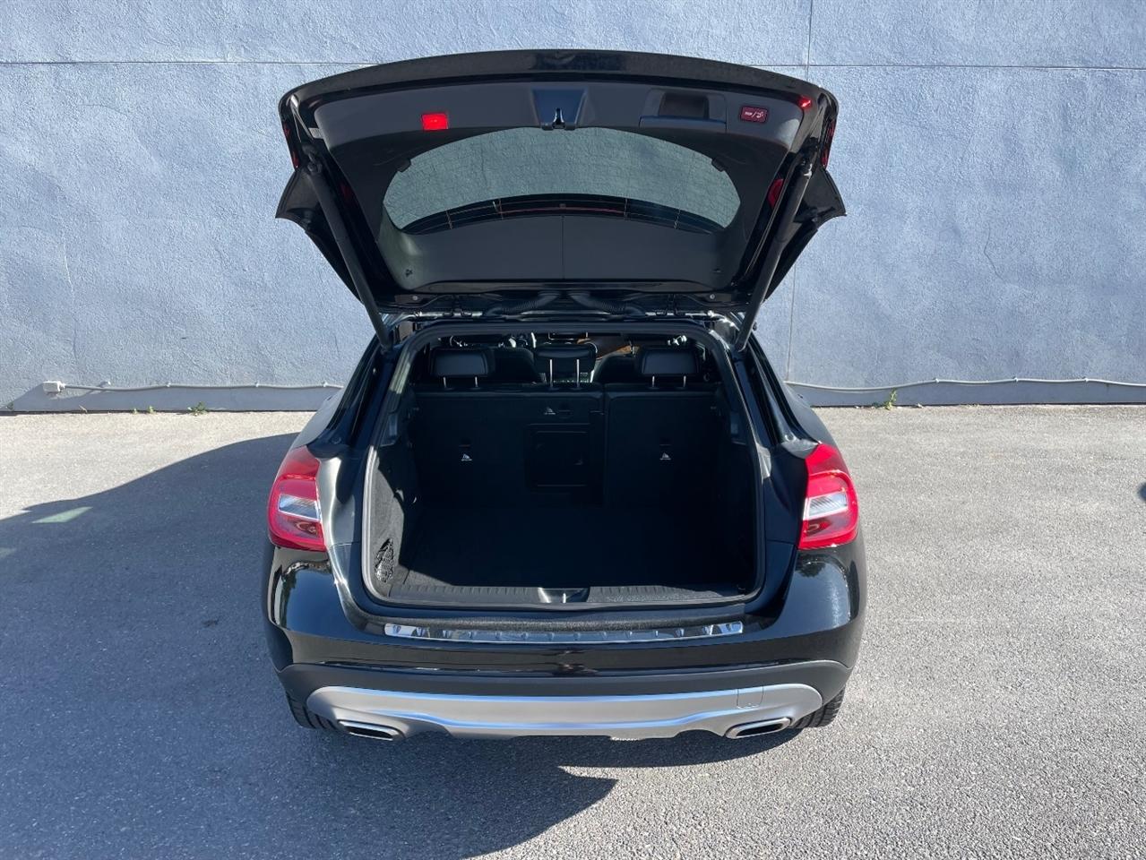 Mercedes-Benz GLA  2016