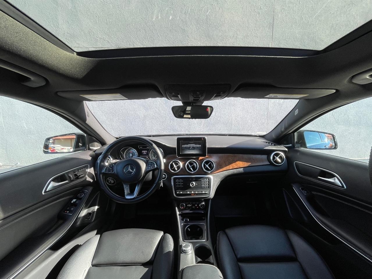 Mercedes-Benz GLA  2016