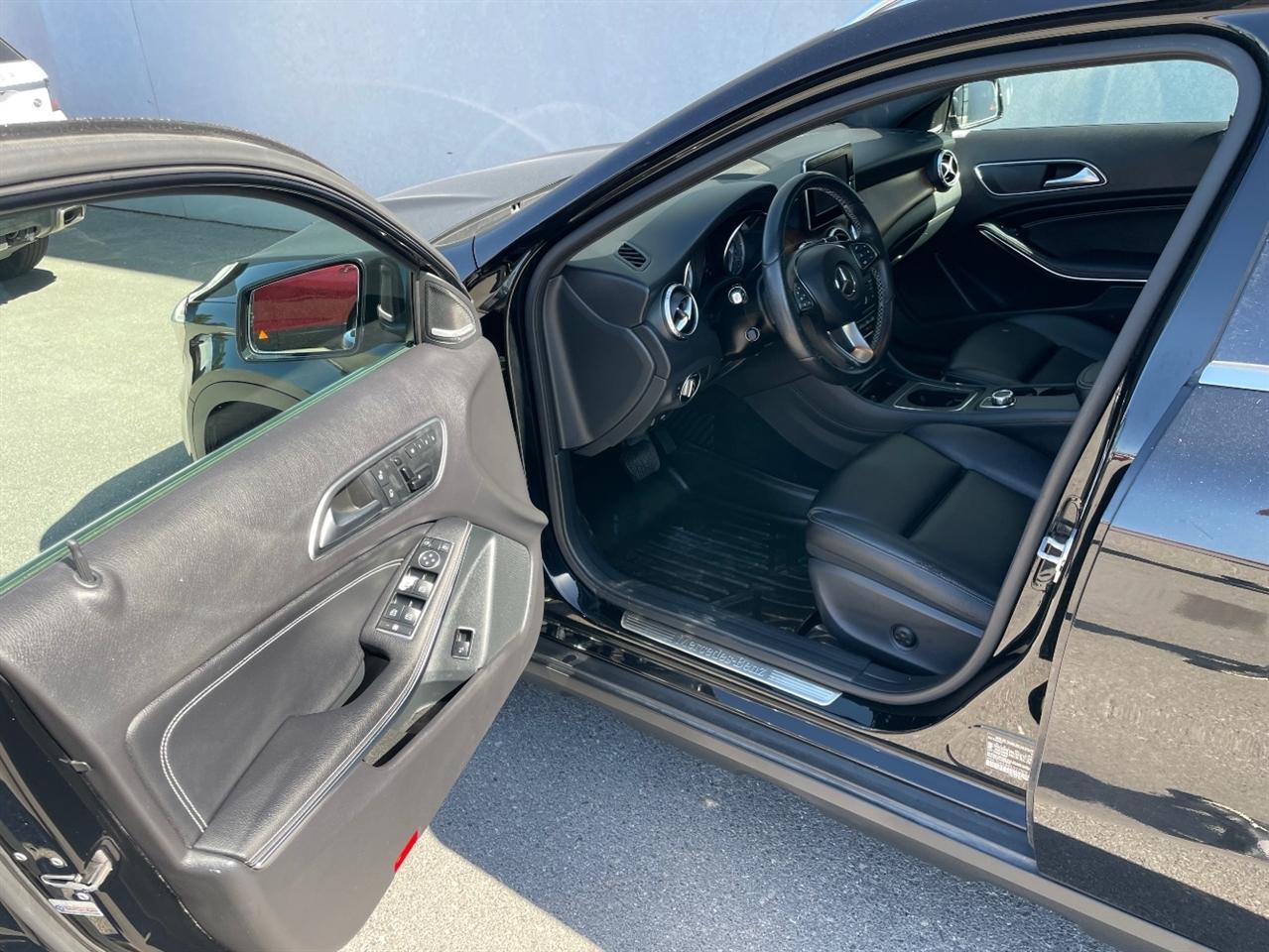 Mercedes-Benz GLA  2016