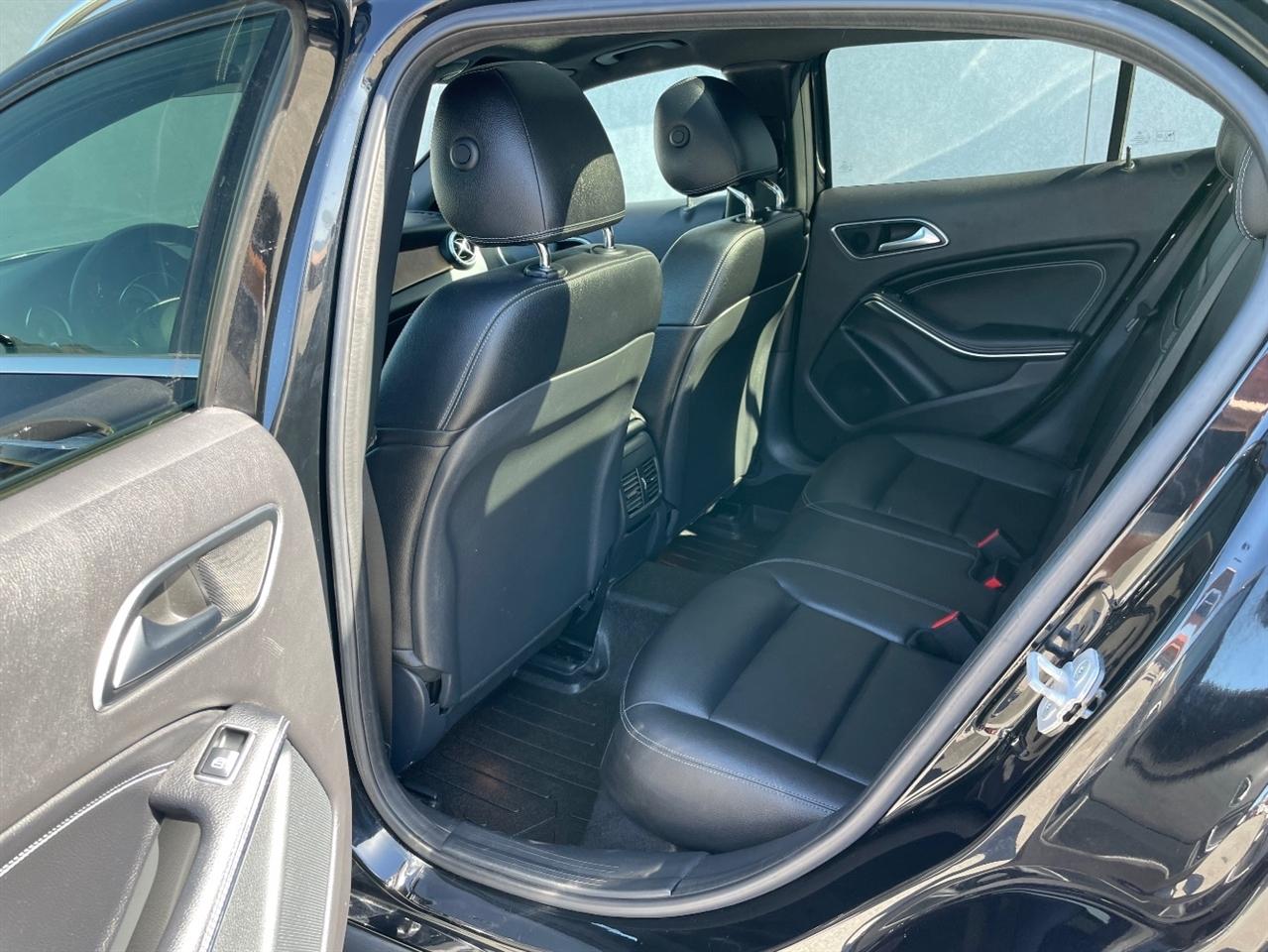 Mercedes-Benz GLA  2016