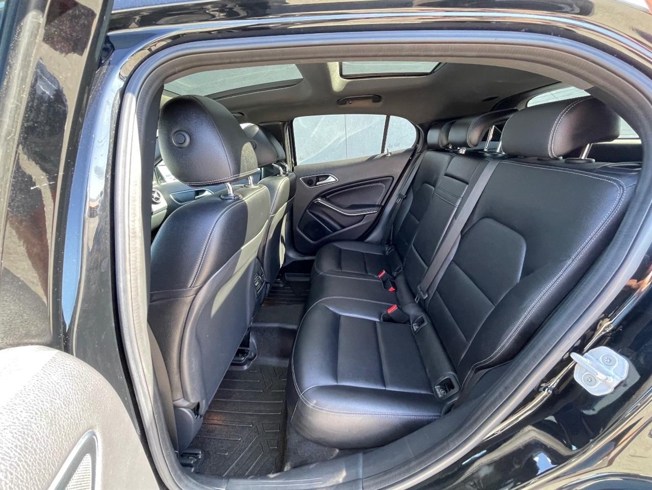 Mercedes-Benz GLA  2016