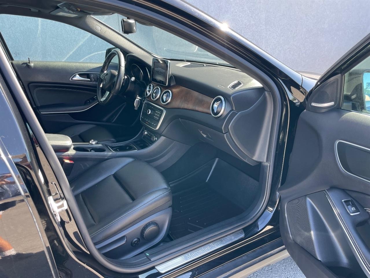 Mercedes-Benz GLA  2016
