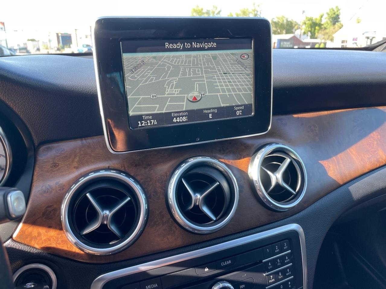 Mercedes-Benz GLA  2016