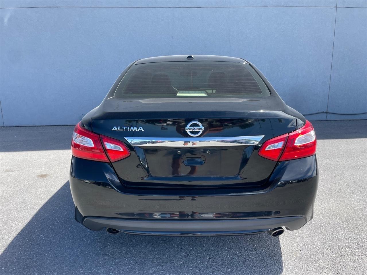 Nissan Altima  2017