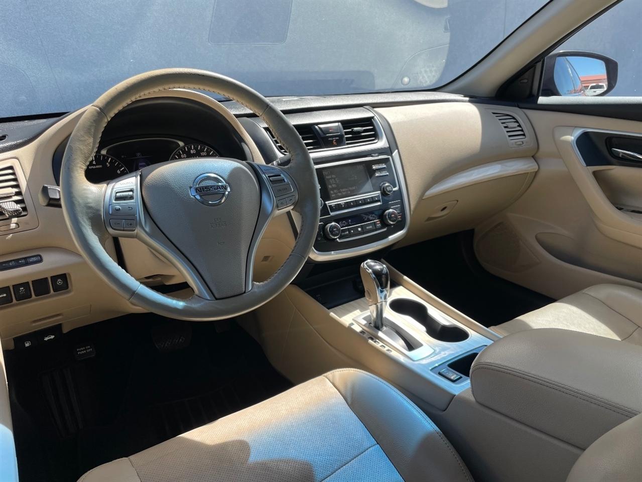 Nissan Altima  2017