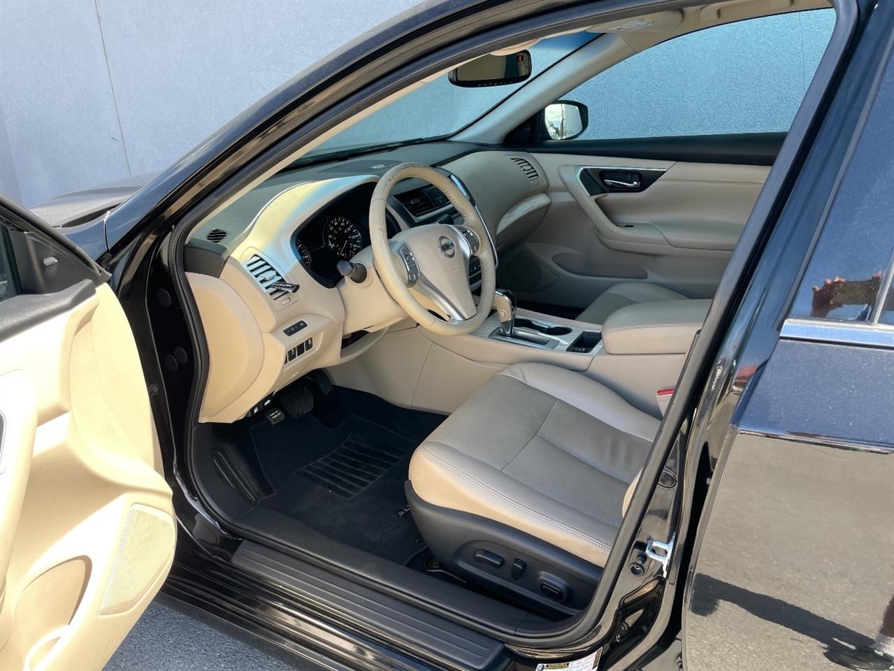 Nissan Altima  2017