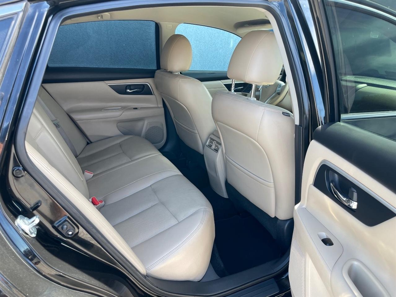 Nissan Altima  2017