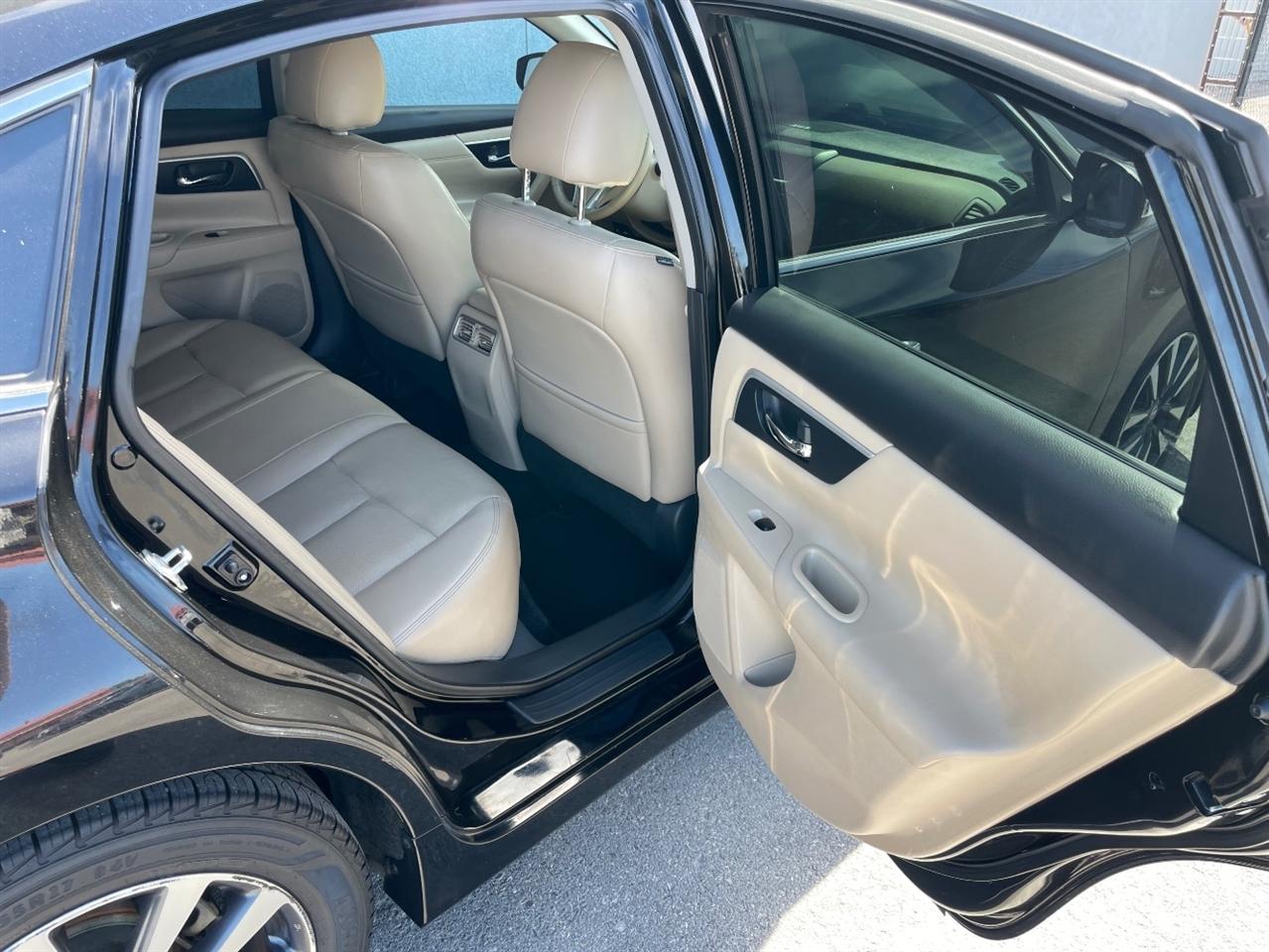Nissan Altima  2017