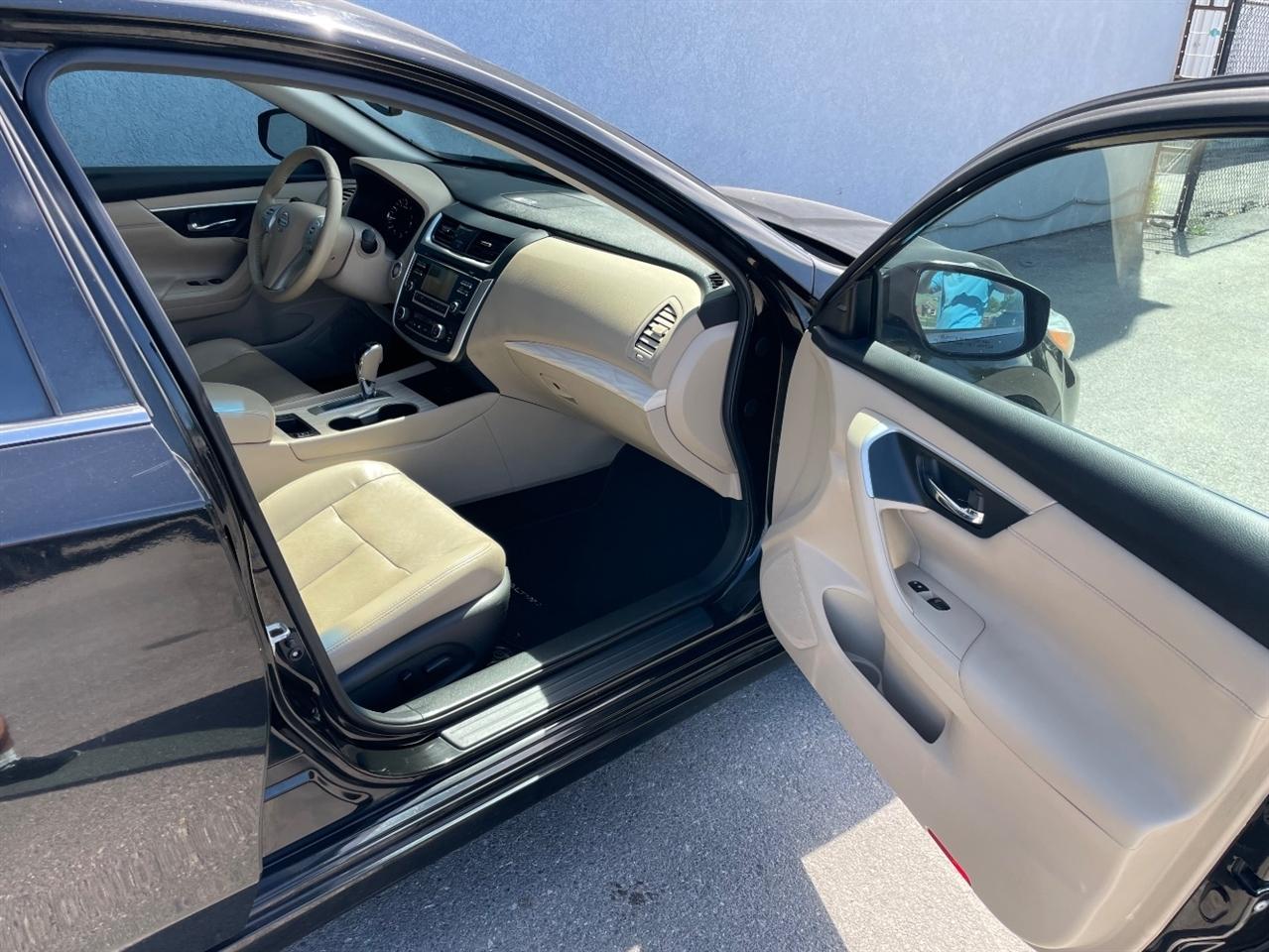 Nissan Altima  2017
