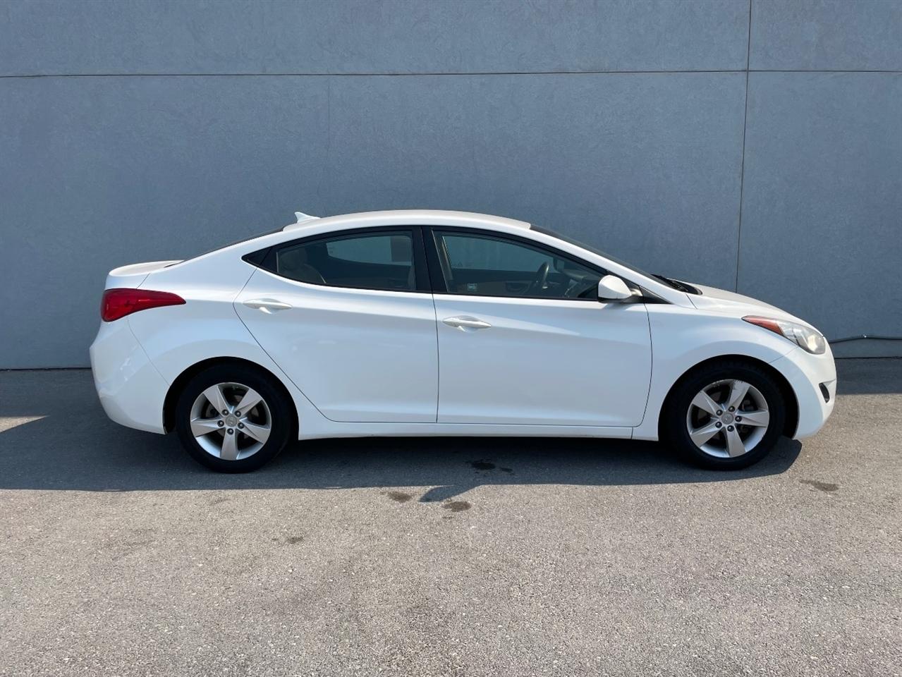 Hyundai Elantra  2013
