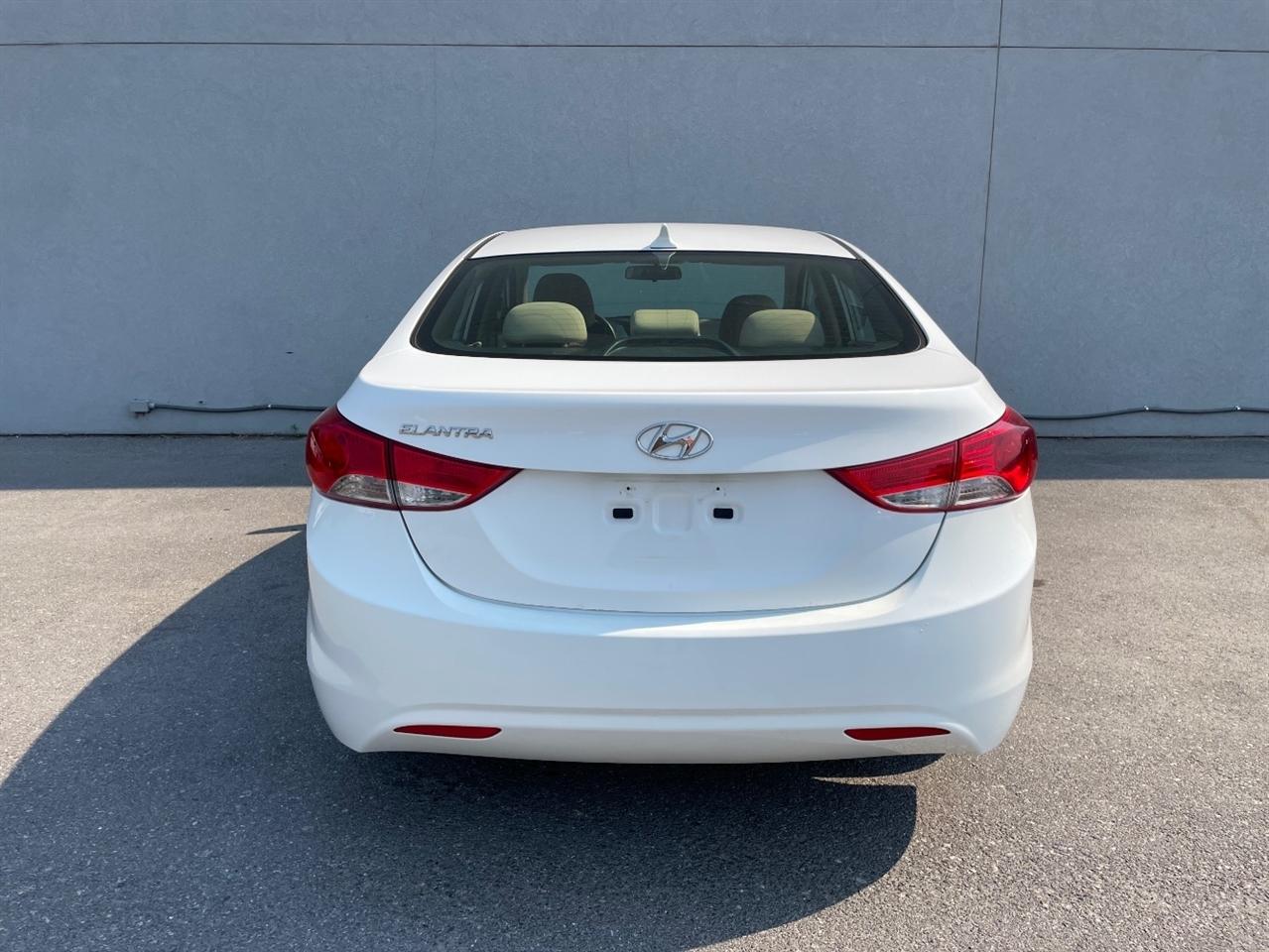 Hyundai Elantra  2013