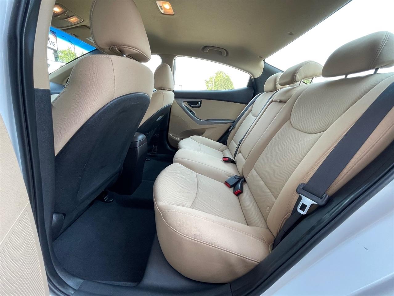 Hyundai Elantra  2013