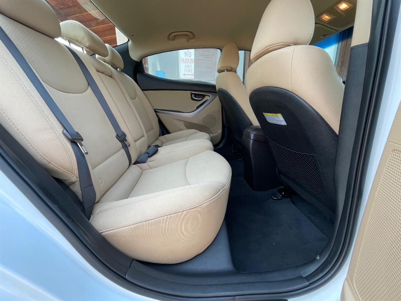 Hyundai Elantra  2013
