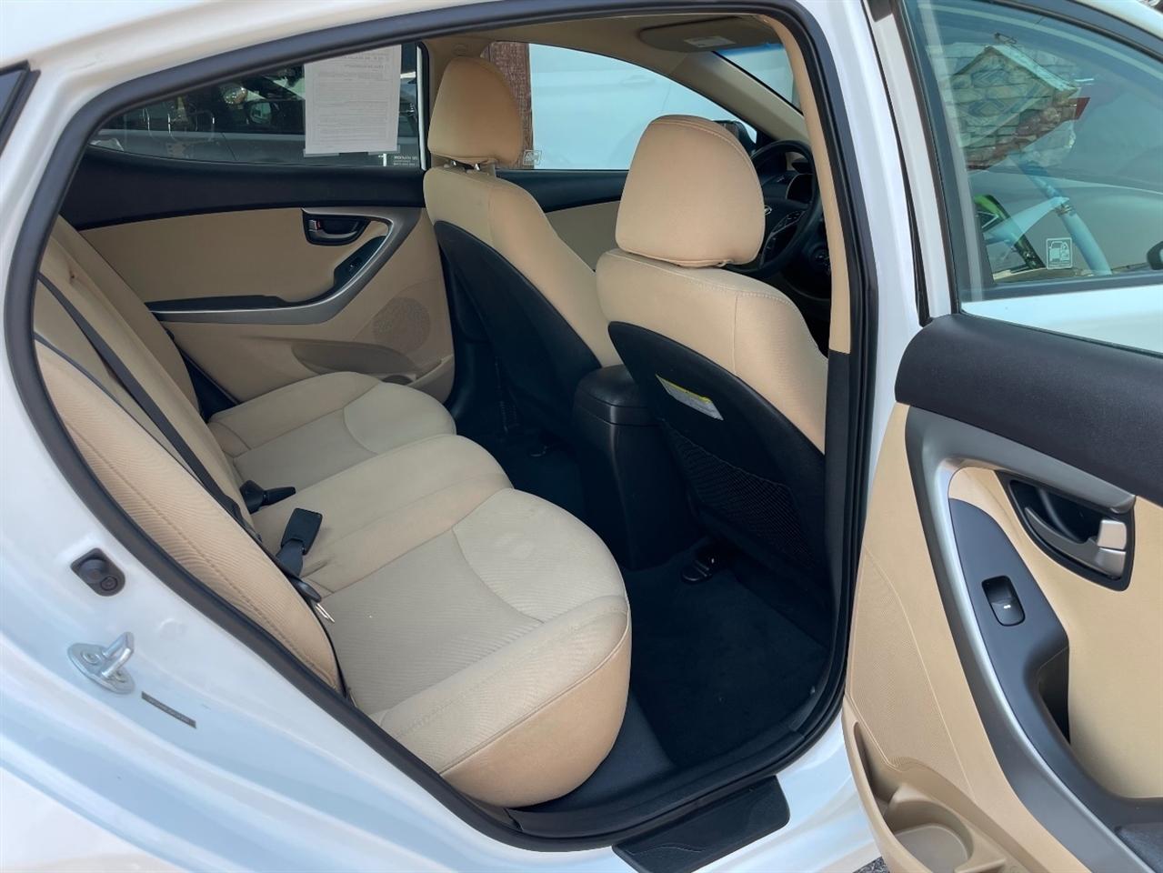 Hyundai Elantra  2013