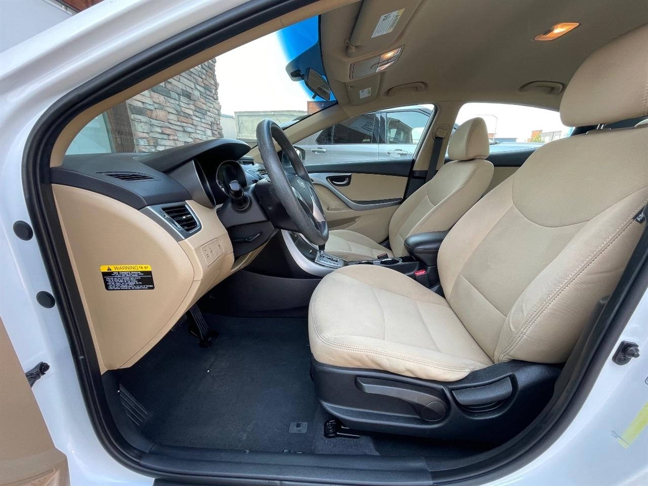 Hyundai Elantra  2013