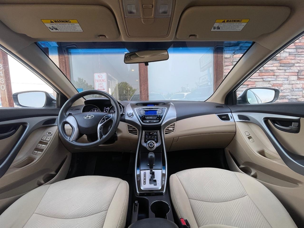 Hyundai Elantra  2013