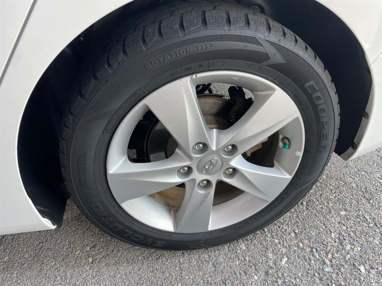 Hyundai Elantra  2013