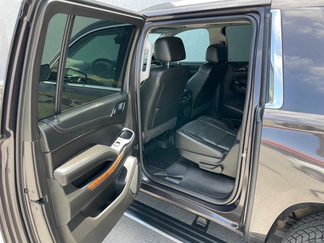 Chevrolet Suburban  2018