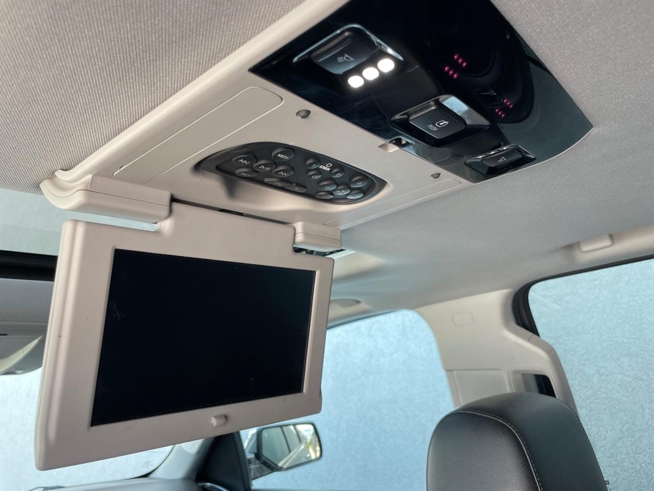 Chevrolet Suburban  2018