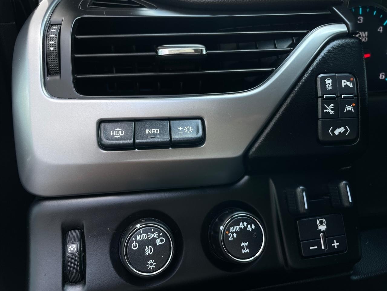 Chevrolet Suburban  2018