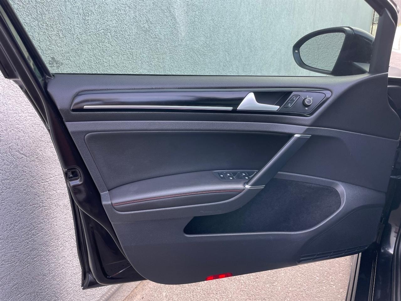 Volkswagen Golf GTI  2016