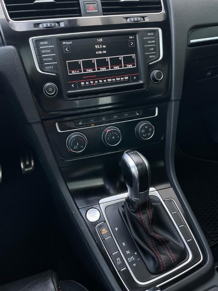 Volkswagen Golf GTI  2016