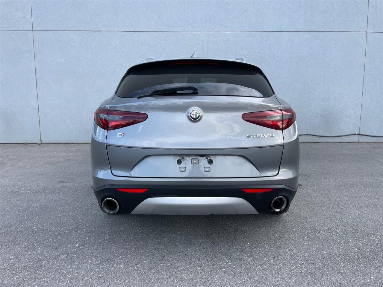 Alfa Romeo Stelvio  2018