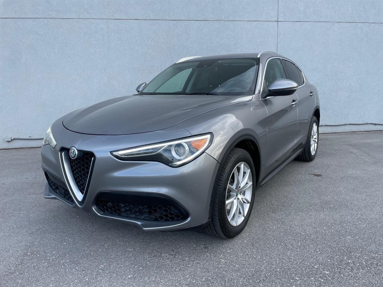Alfa Romeo Stelvio  2018